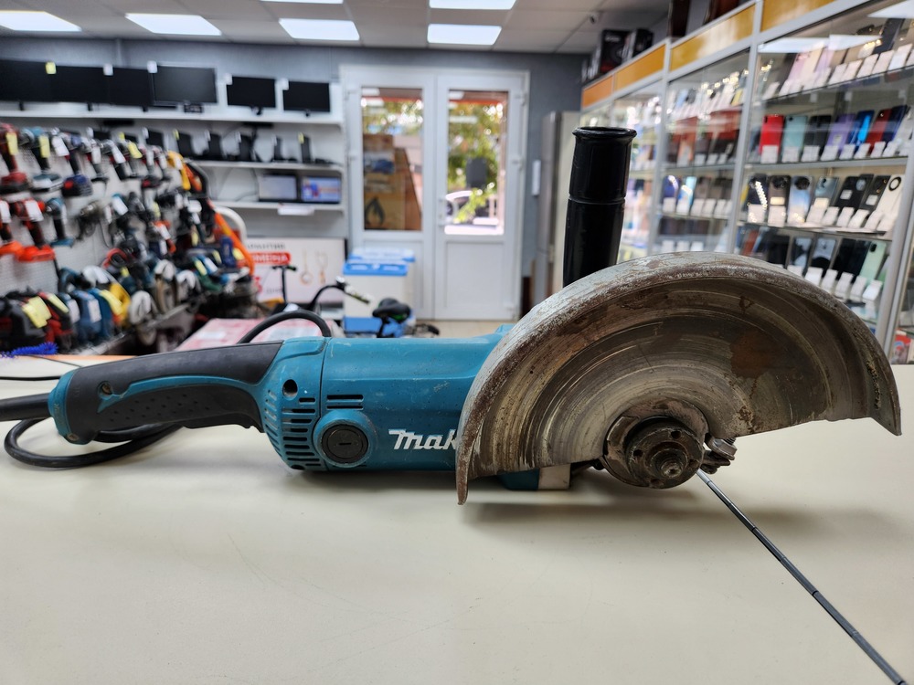 Угловая шлифмашина Makita GA7050