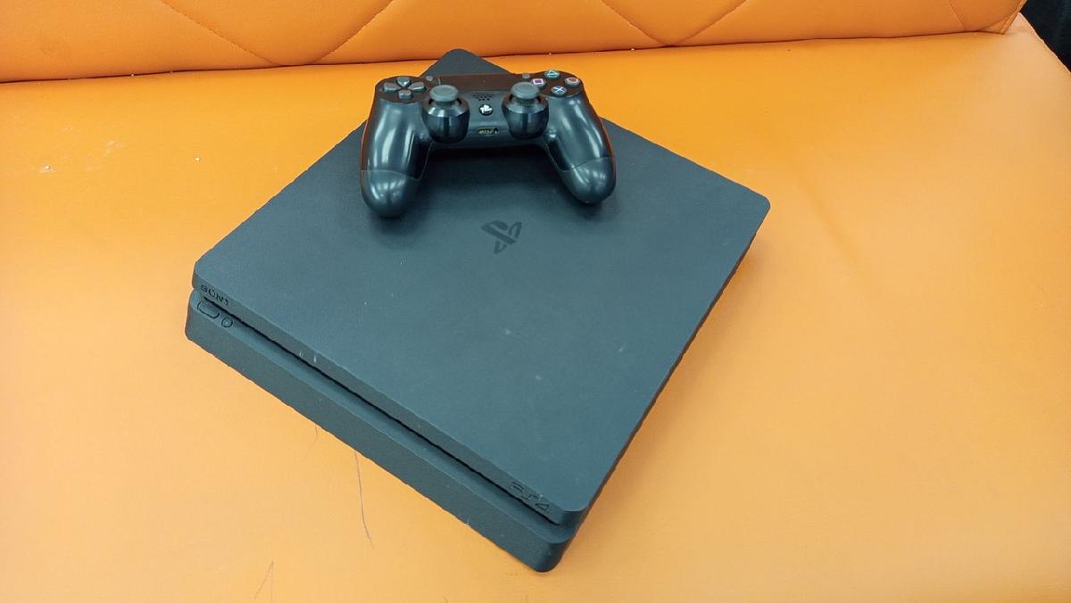 Игровая приставка PlayStation 4 Slim 1Tb Игровая приставка PlayStation 4 Slim 1Tb
