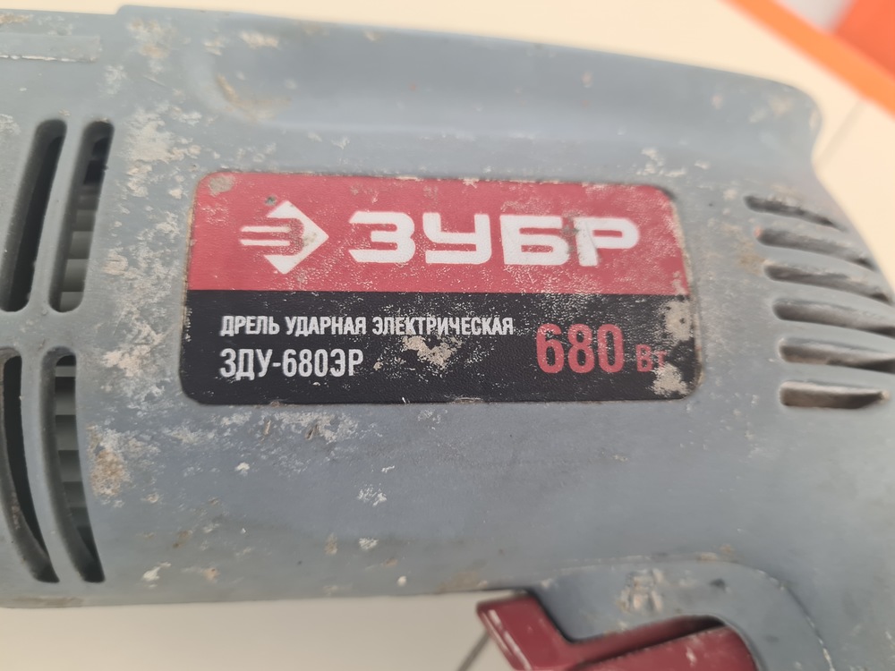 Дрель-ударная Зубр ЗДУ-680