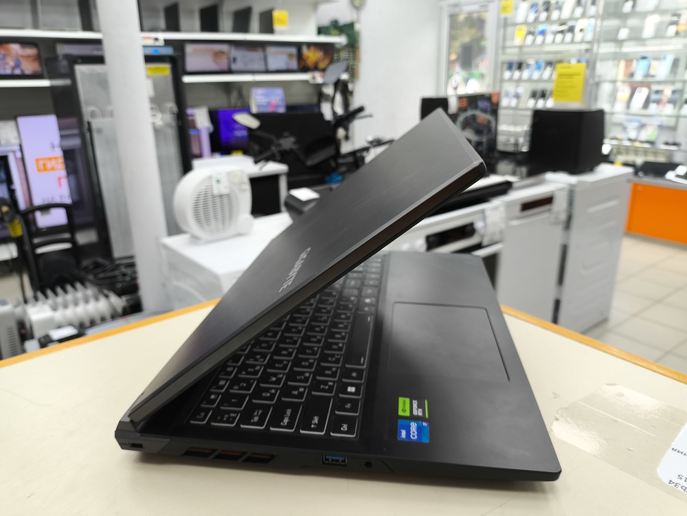 Ноутбук Gigabite; i7-13650HX, GeForce RTX 4050, 16 Гб, 512 GB, Нет