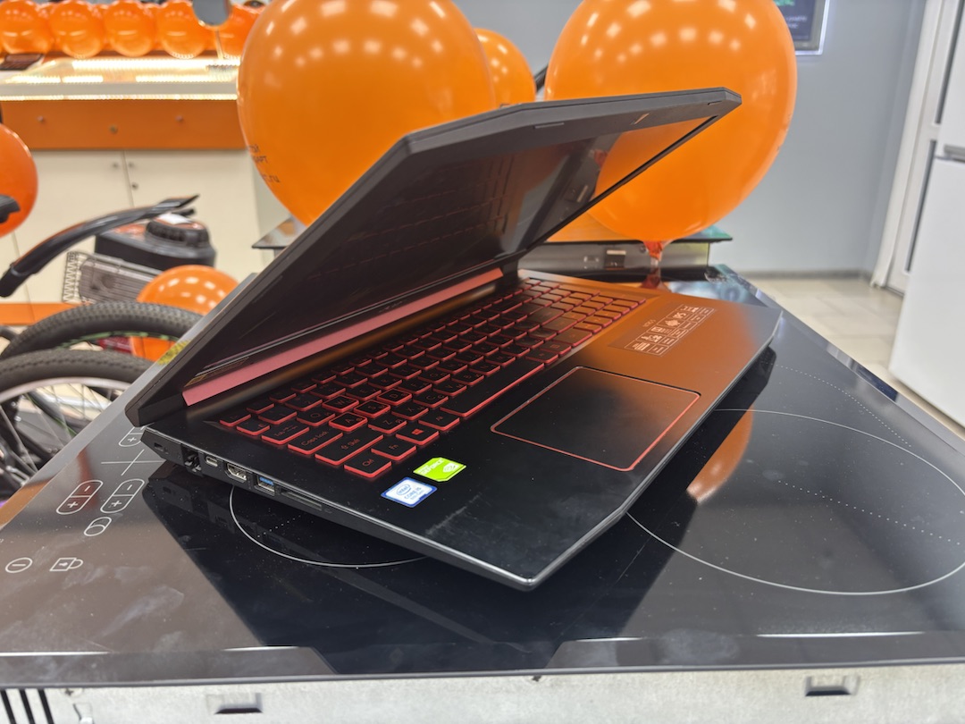Ноутбук Acer; Core i5-8250U, GeForce MX150 (25 W), 6 Гб, Нет, 1 Tb
