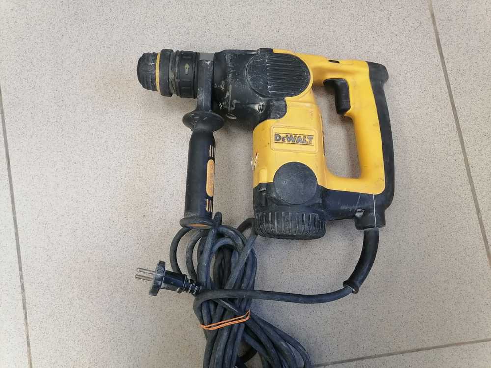Перфоратор Dewalt D25330