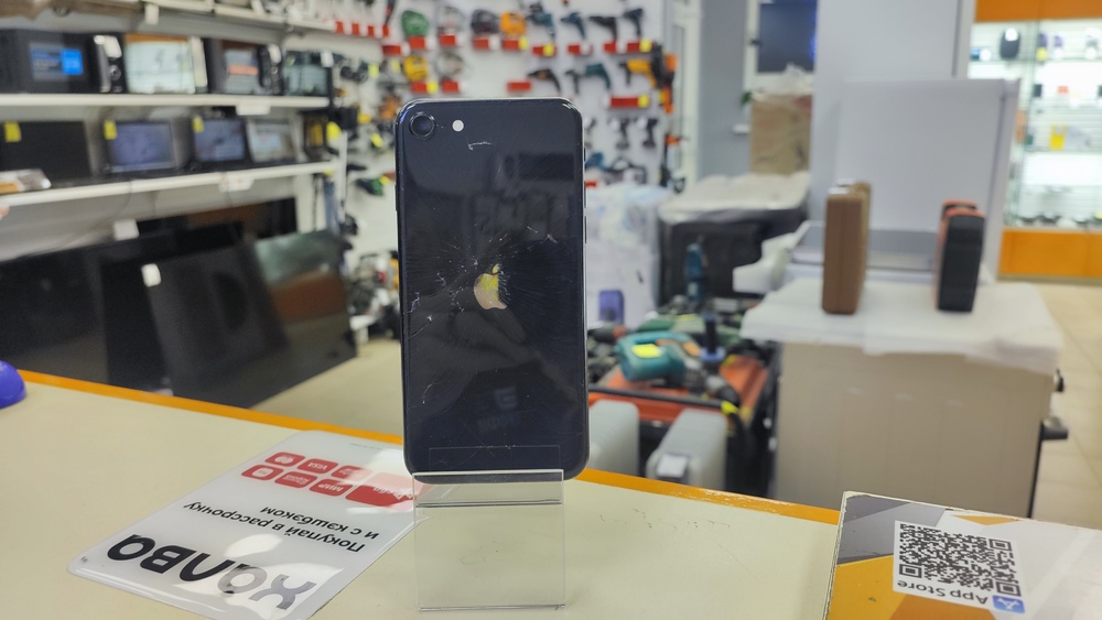 Смартфон Apple iPhone SE 2020 64Gb