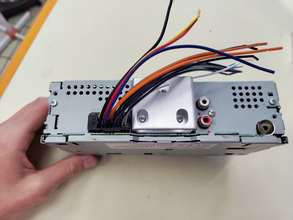 Автомагнитола Pioneer MVH-S120UB;
