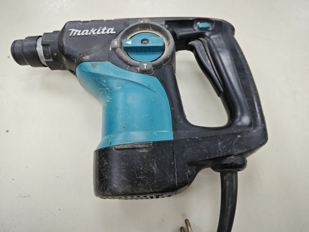 Перфоратор Makita HR 2810
