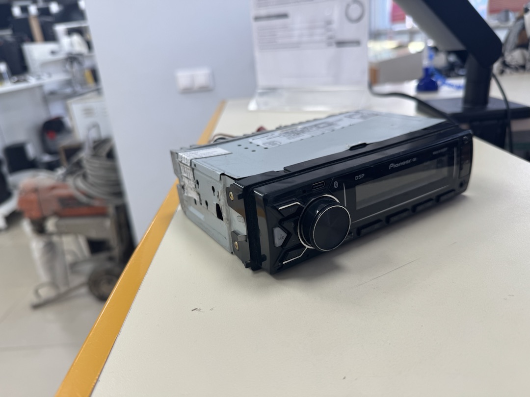 Автомагнитола Pioneer MVH-816DSP