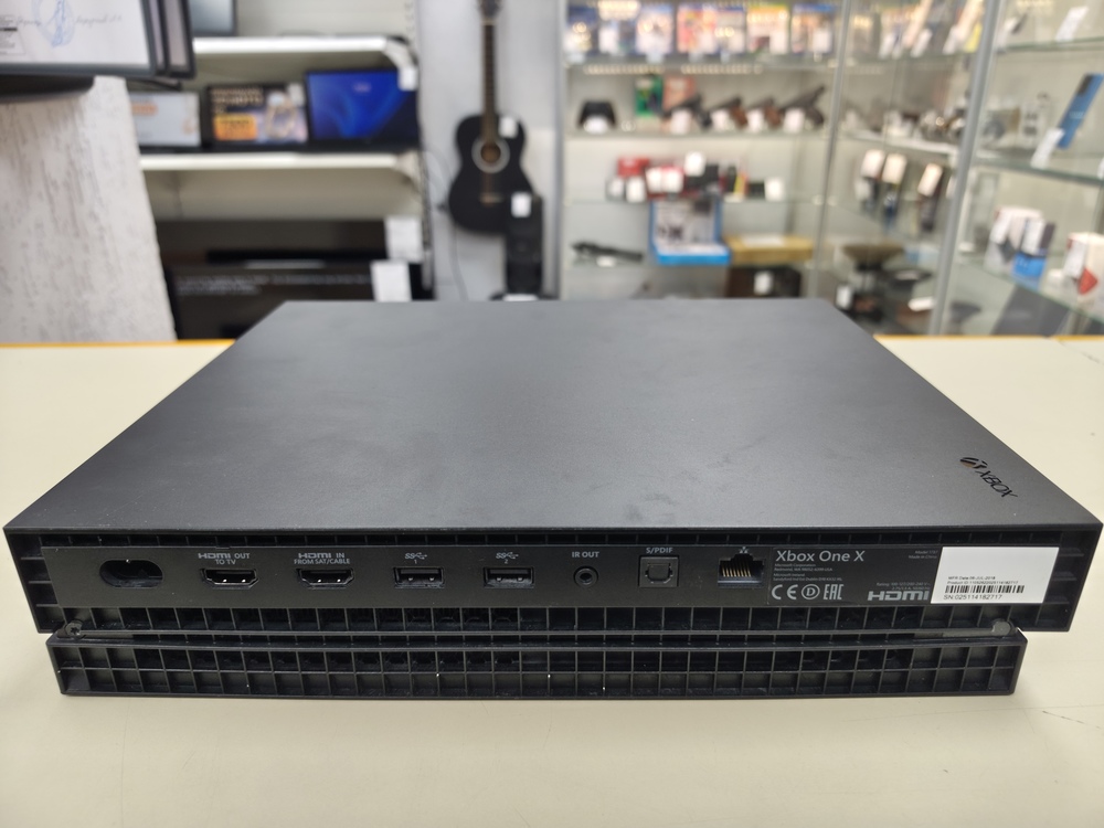 Игровая приставка Xbox One X 1Tb