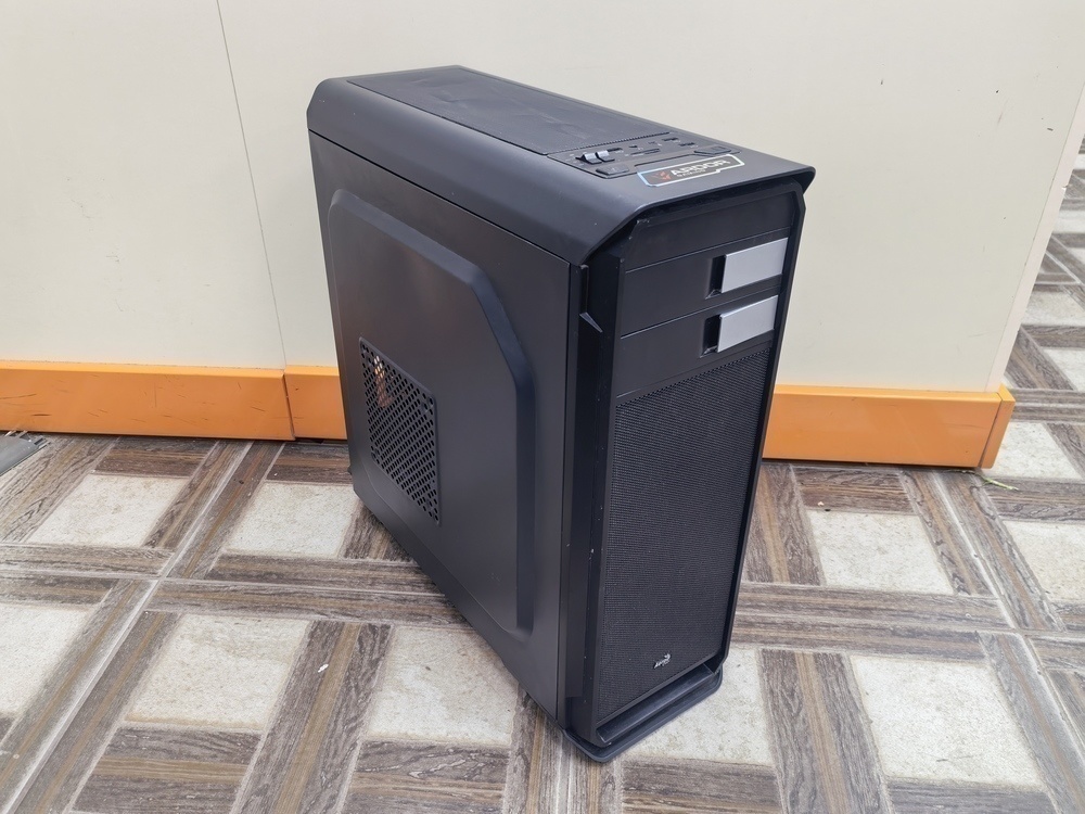 Системный блок Aero Cool; Core i3-8100, GeForce GTX 1060 3GB, 16 Гб, 256 Гб, 320 Гб