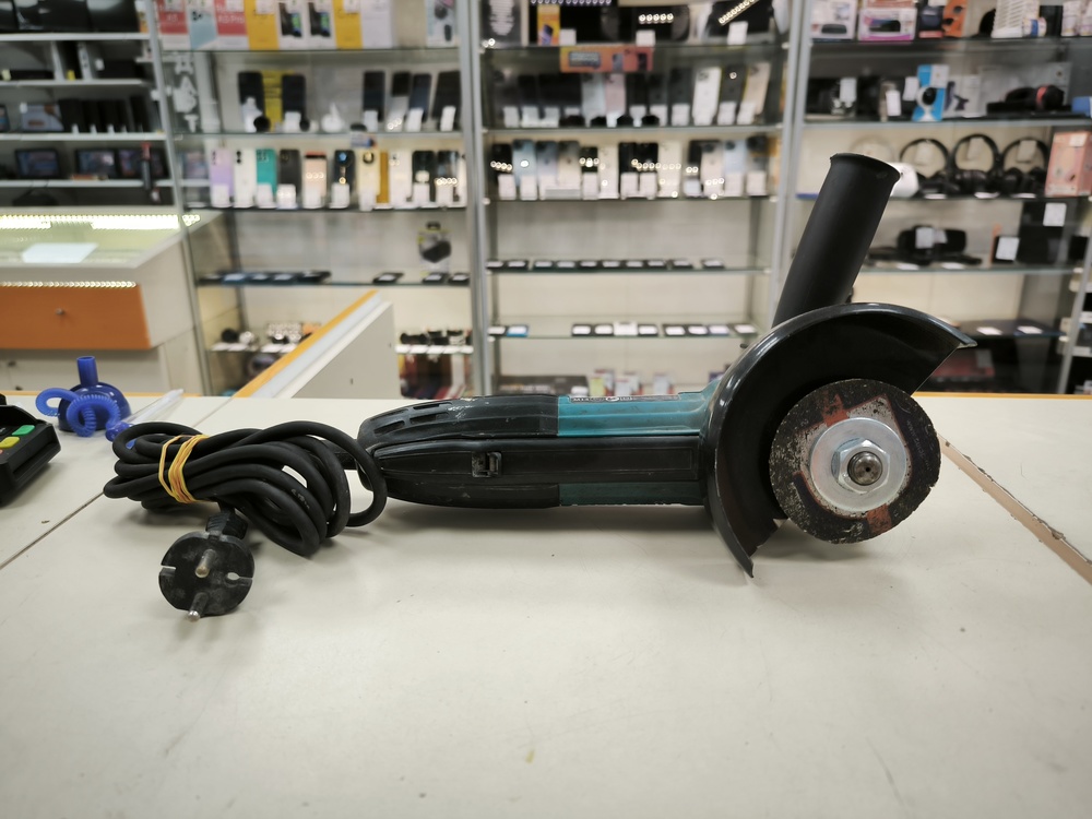 Угловая шлифмашина Makita GA5034