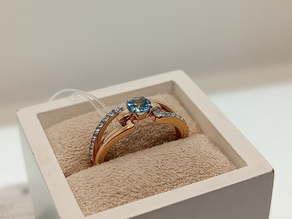 КОЛЬЦО ТОПАЗ с камнями (Au 585)