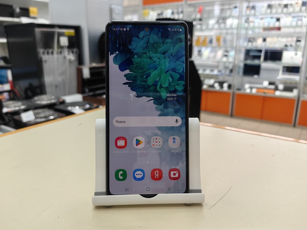 Смартфон Samsung Galaxy S20 FE 6/128