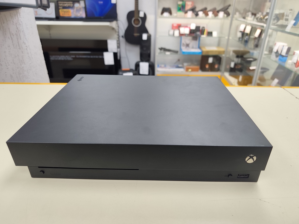 Игровая приставка Xbox One X 1Tb