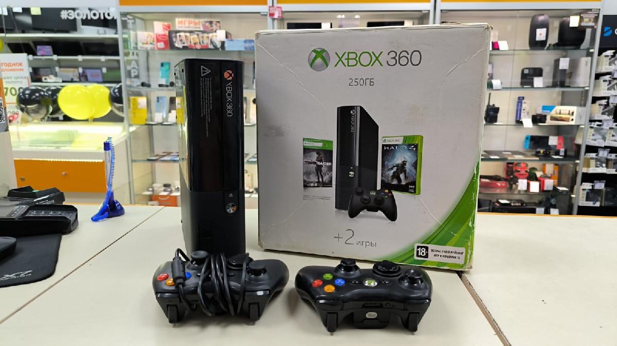 Игровая приставка Xbox 360 E Игровая приставка Xbox 360 E