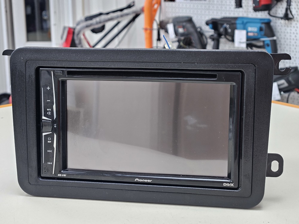 Автомагнитола Pioneer AVH-A101