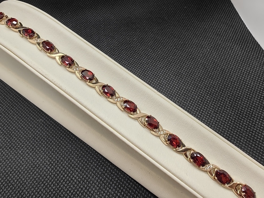 Б585 БРАСЛЕТ С КАМНЯМИ (Au 585)