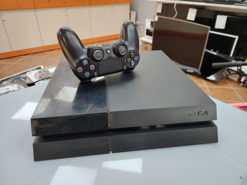 Игровая приставка PlayStation 4 500GB