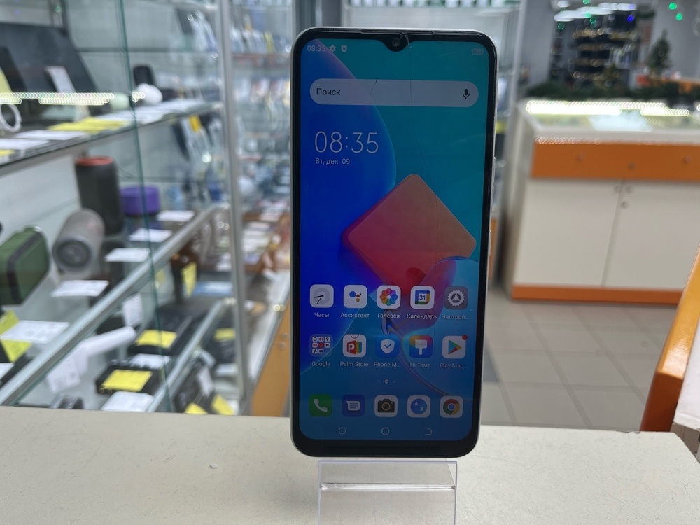 Смартфон Tecno Spark 8C 4/64