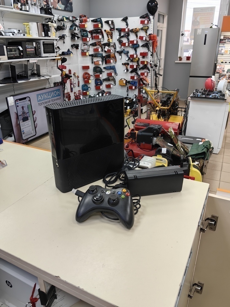 Игровая приставка Xbox 360 E Игровая приставка Xbox 360 E