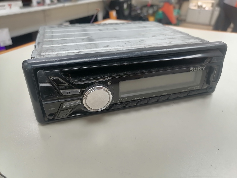 Магнитола SONY CDX-GT470UM;