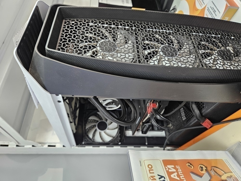 Системный блок Aero Cool; Ryzen 7 3800X, Radeon RX 6700 XT, 32 Гб, 500 Гб, 2 Tb
