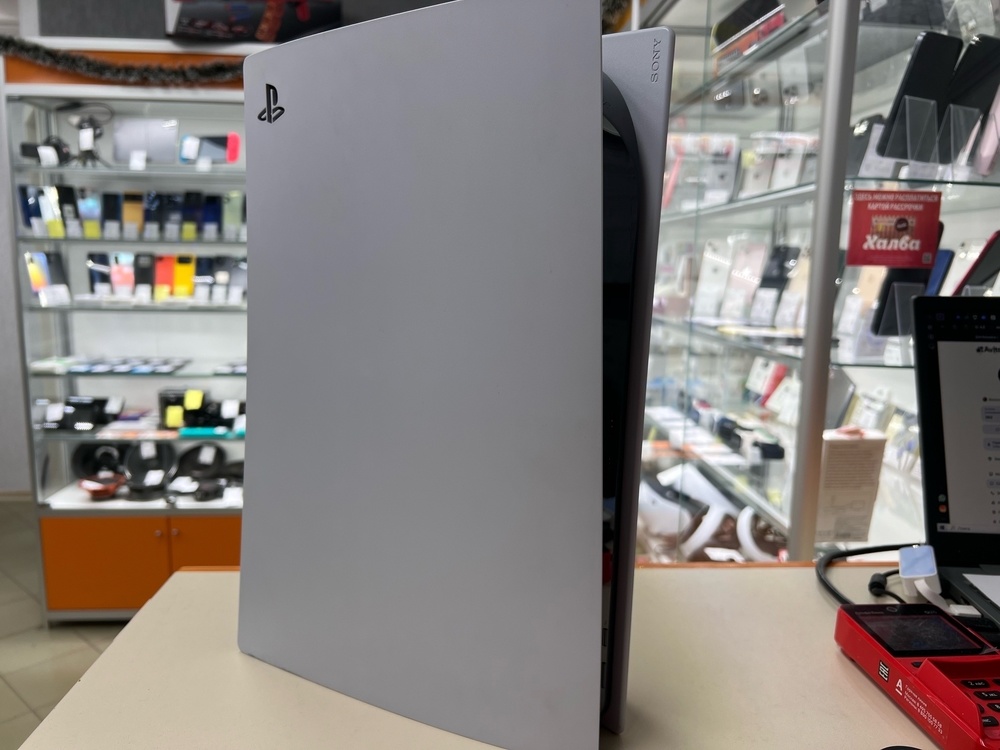 Игровая приставка PlayStation 5 825Gb (С дисководом)