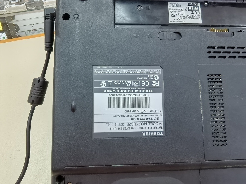 Ноутбук Toshiba; Pentium T2390,  Intel(R) Graphics, 2 Гб, Нет, 240 Гб