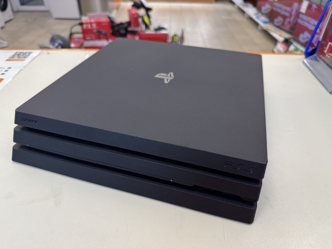 Игровая приставка PlayStation 4 Pro 1Tb