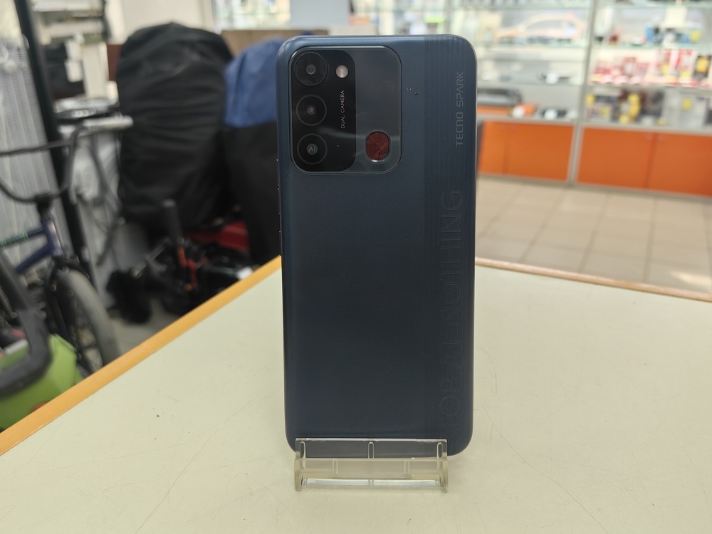 Смартфон Tecno Spark 8C 4/64