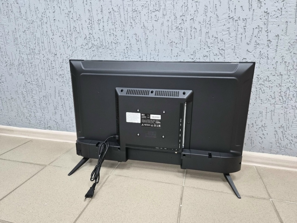 LED Телевизор BQ 32FS01B