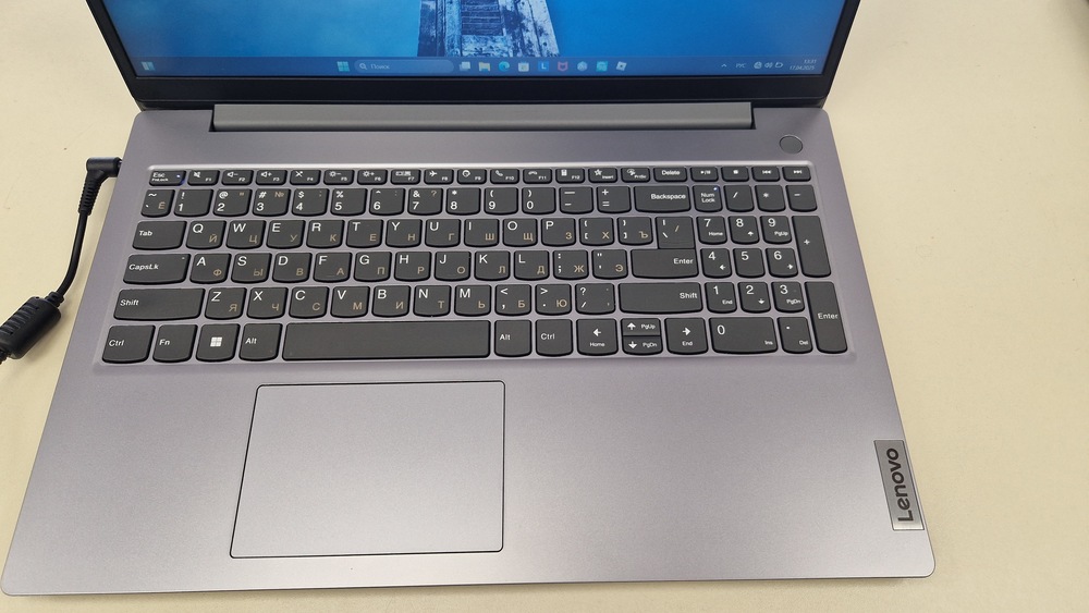 Ноутбук Lenovo v15 g4 amn; Ryzen 3 7320, Radeon 610M, 8 Гб, 480 Гб, Нет