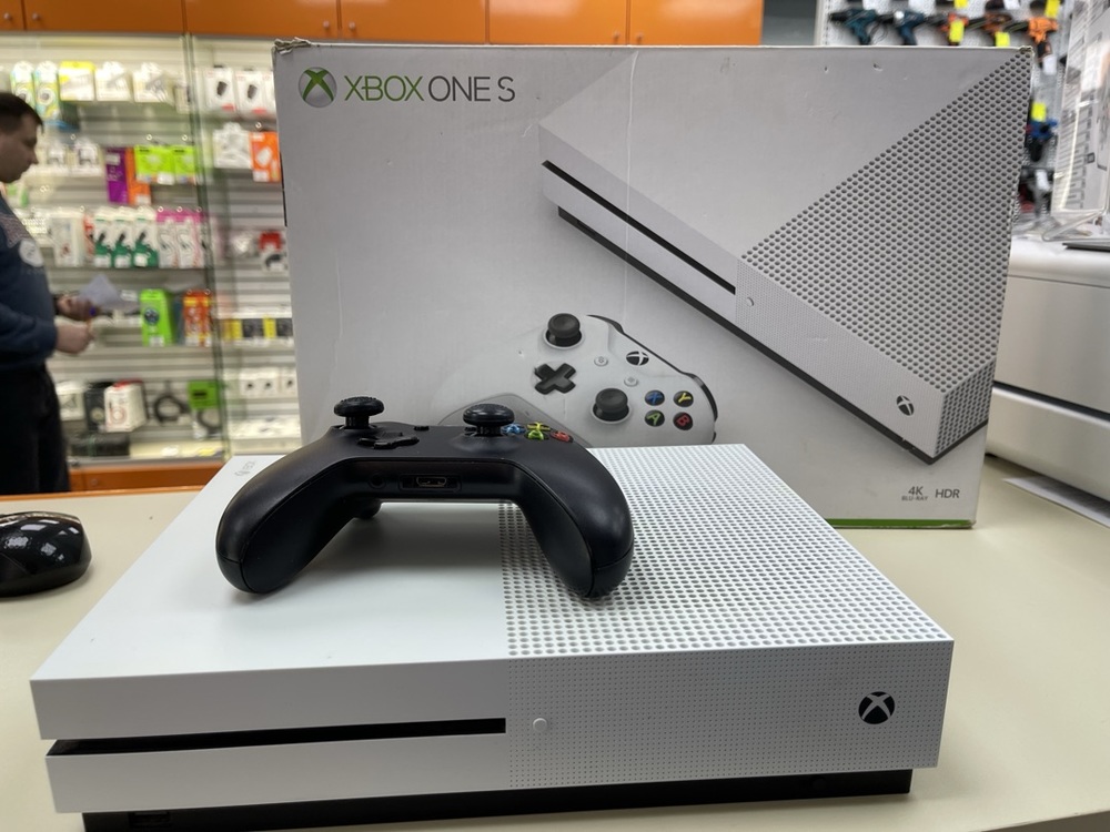 Игровая приставка Xbox One S 1TB
