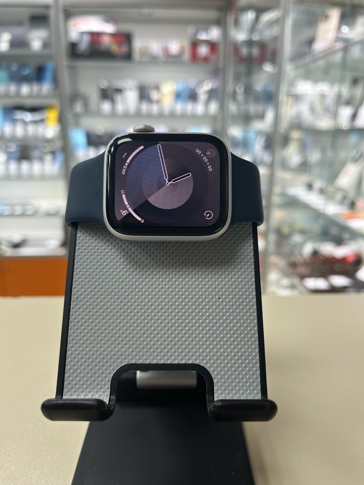 Смарт-часы Apple Watch SE 2022 44mm