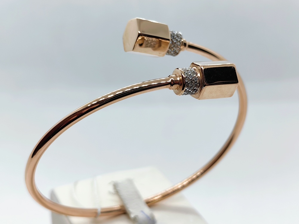 БРАСЛЕТ ЖЕСТКИЙ с камнями (Au 585)