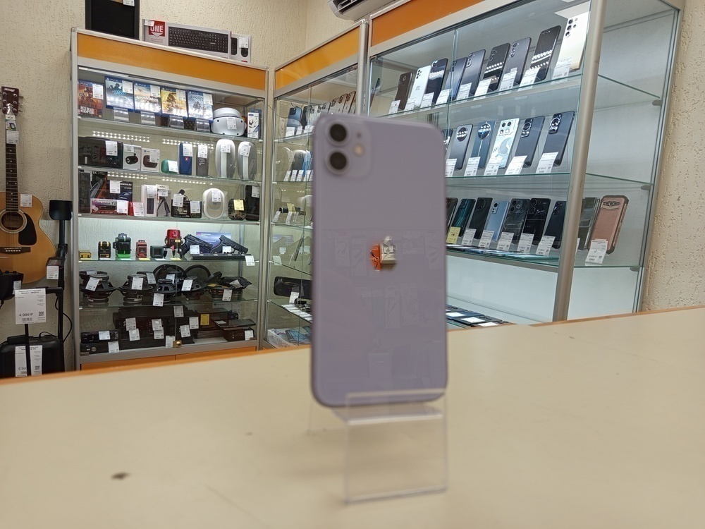 Смартфон Apple iPhone 11 64Gb