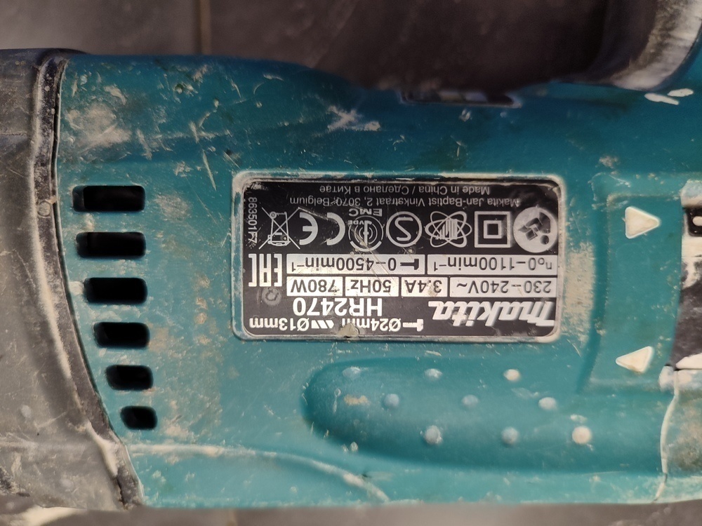 Перфоратор Makita HR2470