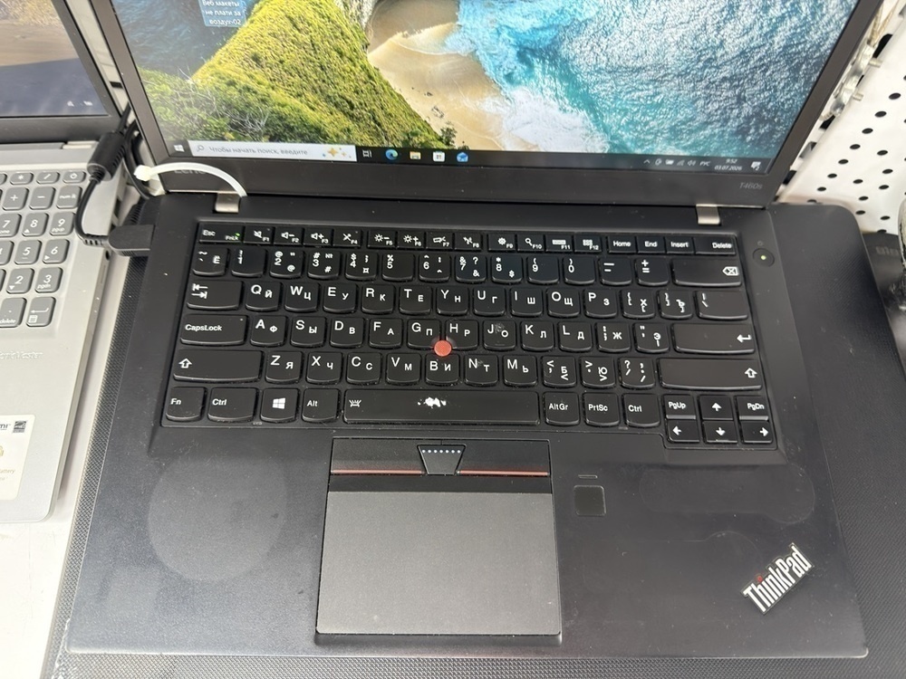 Ноутбук Lenovo; Core i5-6300U, Intel UHD Graphics G4, 10 Гб, 240 Гб, Нет