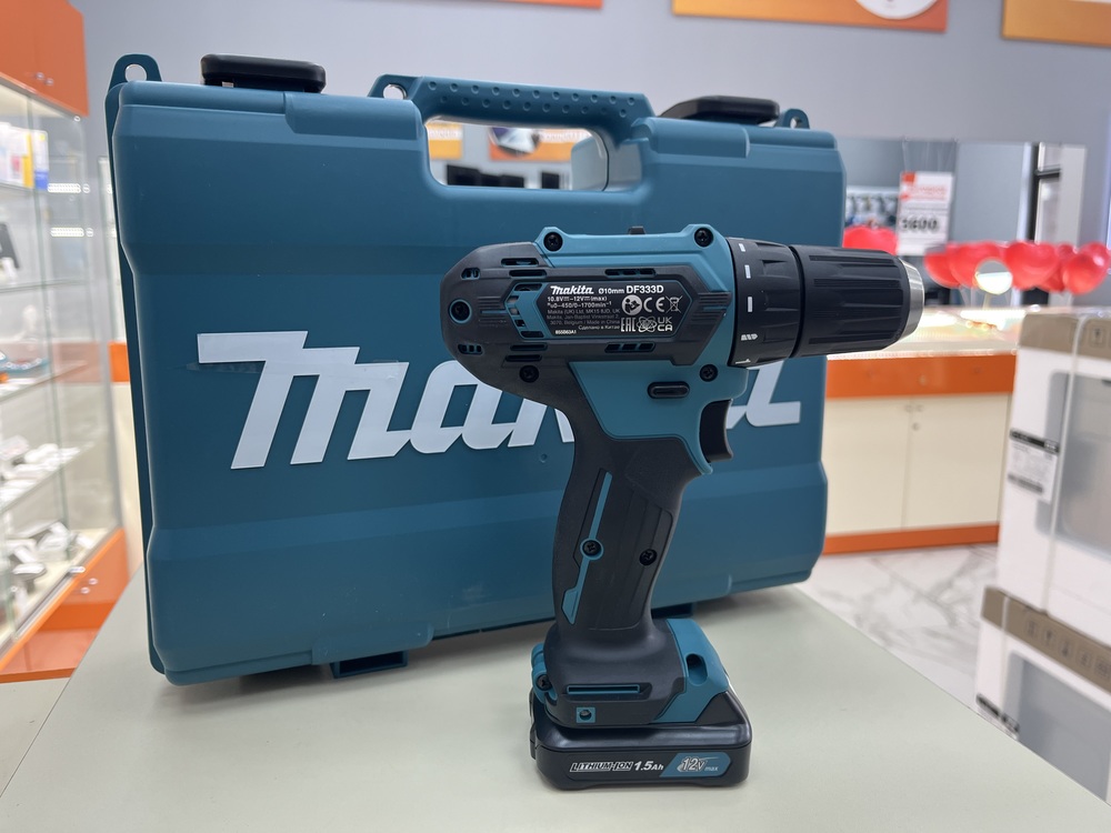 Шуруповерты Makita DF333d;