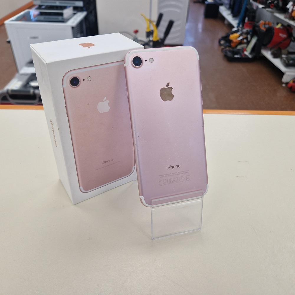 Смартфон Apple iPhone 7 32Gb