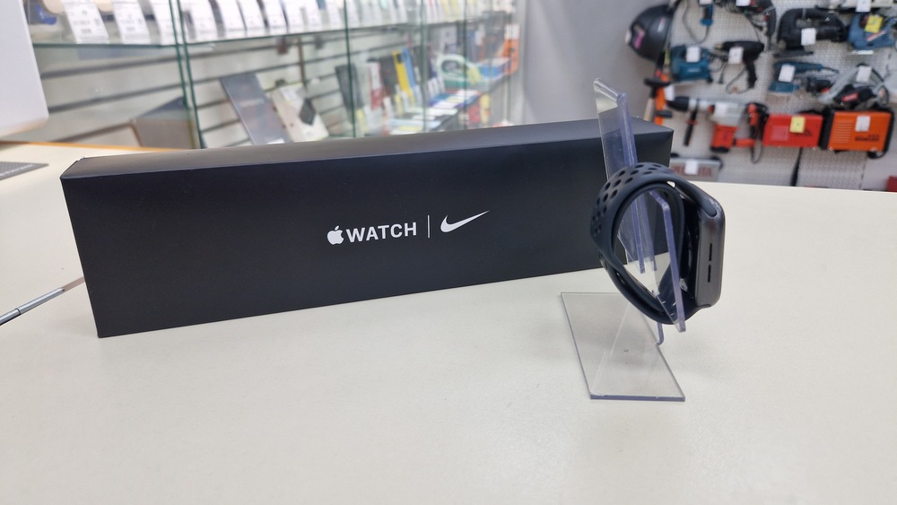 Смарт-часы Apple Watch SE 2020 44mm