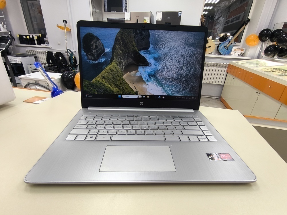 Ноутбук HP LAPTOP-8LPMEQ0C; Ryzen 3 3250U, HD Graphics, 8 Гб, 256 Гб, Нет