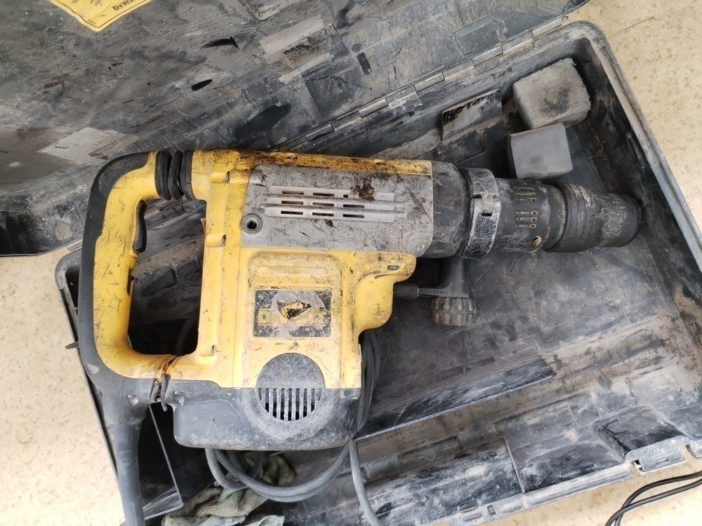 Перфоратор Dewalt D25712