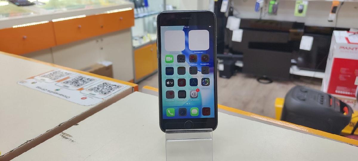 Смартфон Apple iPhone SE 2020 128Gb
