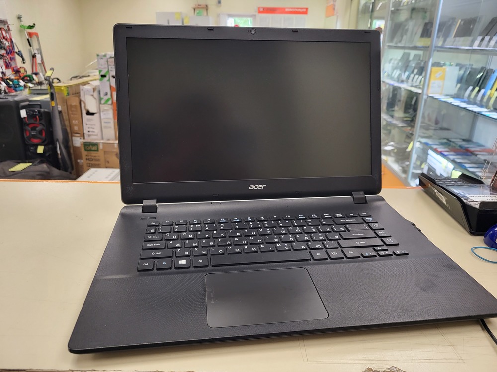 Ноутбук Acer ES1-520-38XM; E1-2500, Radeon HD 8240, 4 Гб, Нет, 500 Гб