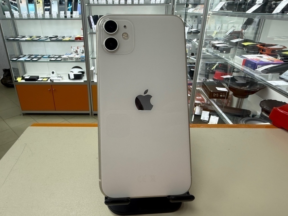 Смартфон Apple iPhone 11 64Gb