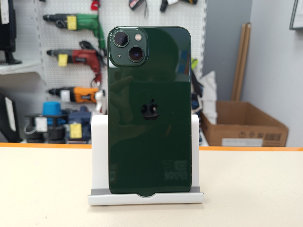 Смартфон Apple iPhone 13 128Gb
