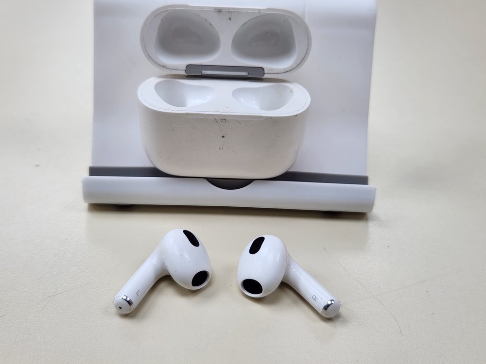 Наушники беспроводные Apple AirPods 3 Lightning