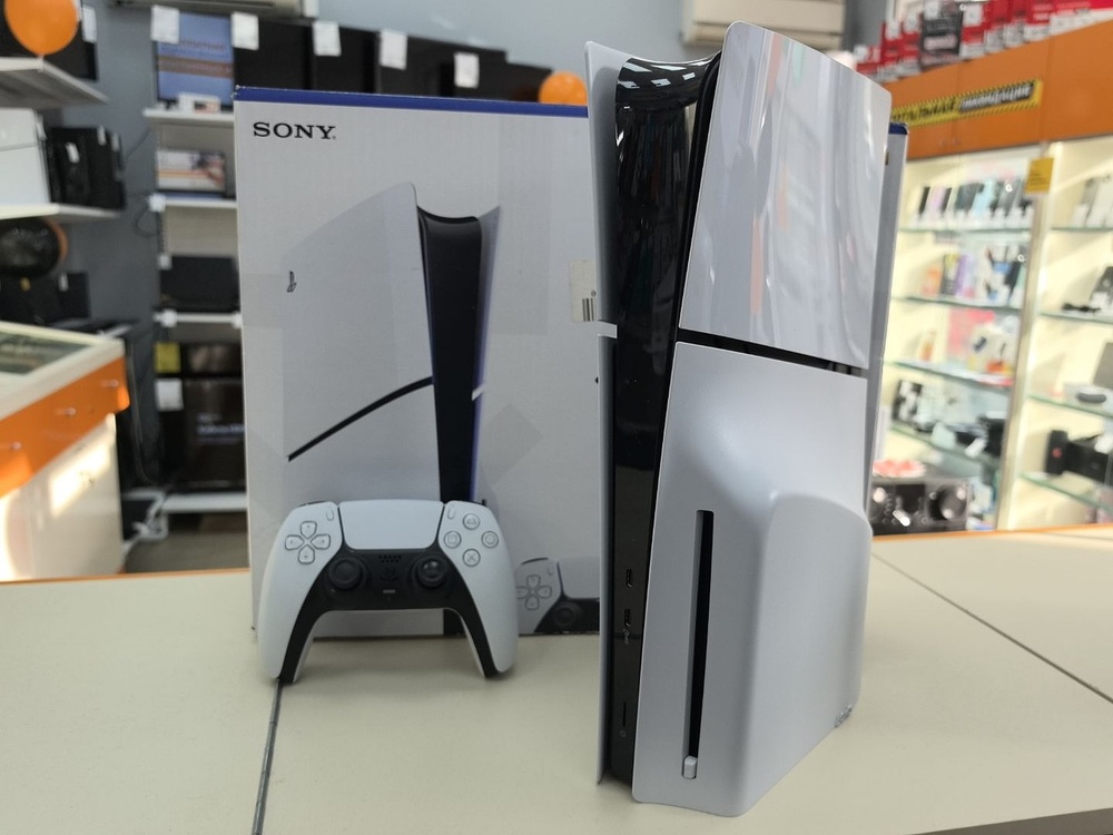 Игровая приставка PlayStation 5 Slim 1TB (С дисководом) Игровая приставка PlayStation 5 Slim 1TB (С дисководом)