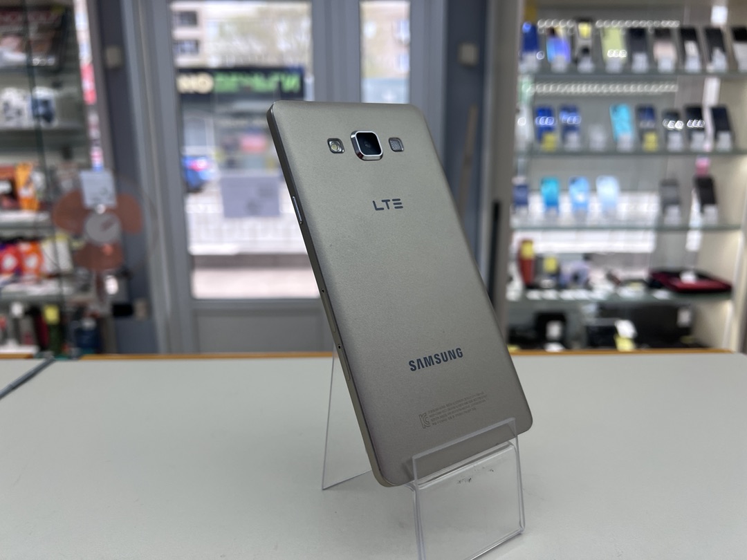 Смартфон Samsung Galaxy A7 2/16