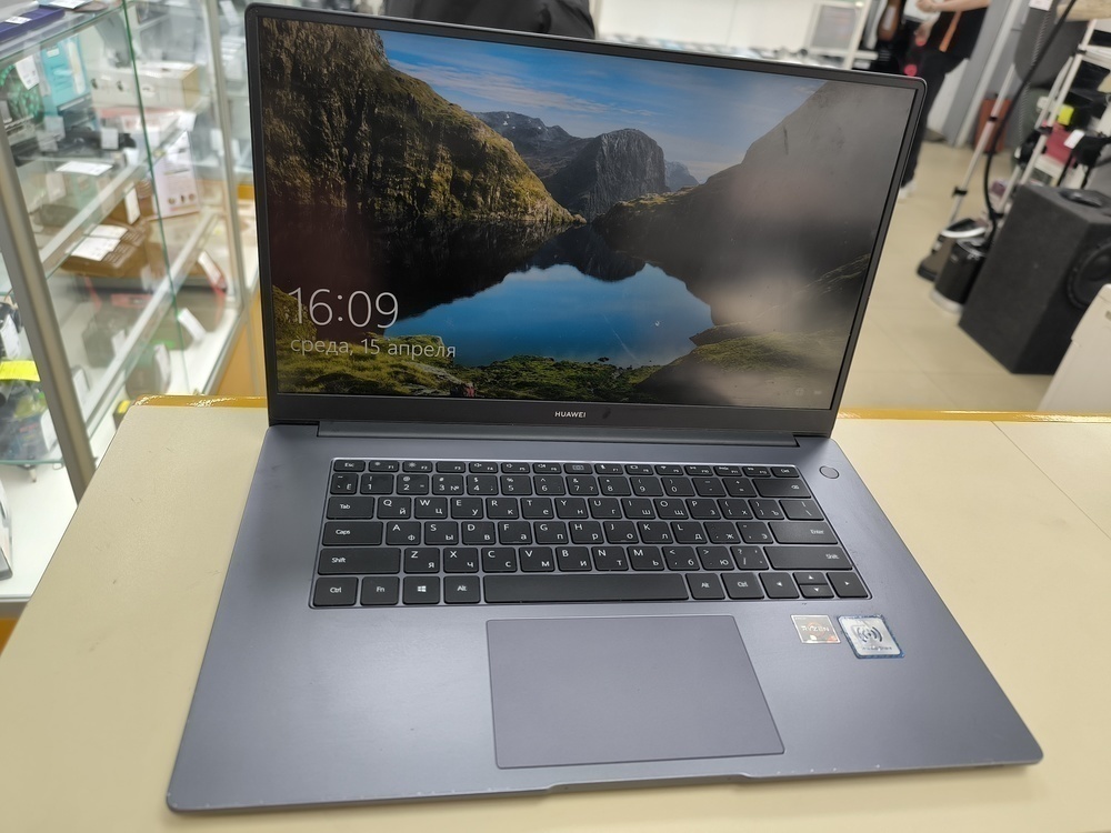 Ноутбук Huawei; Ryzen 5 3500U, Intel UHD Graphics, 8 Гб, 256 Гб, Нет