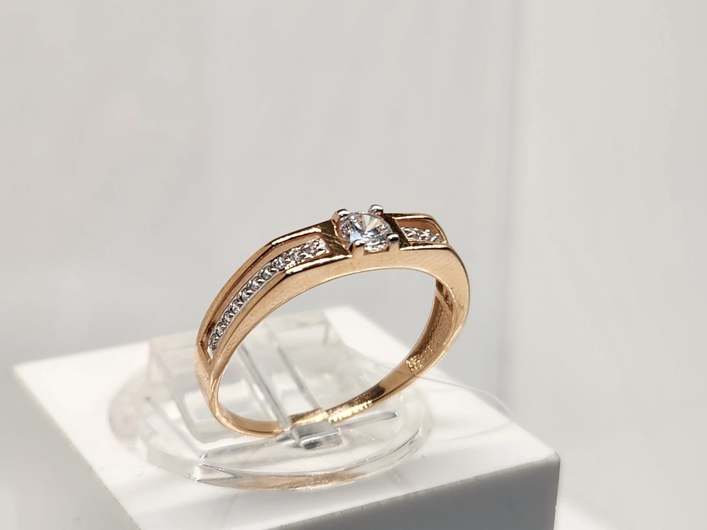 КОЛЬЦО С КАМНЯМИ (Au 585)